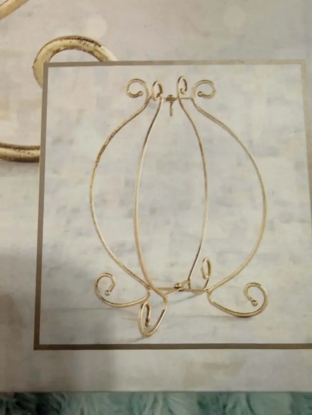 Pier 1 Ornate Gold-Tone Collapsible Ornament Holder Display Stand